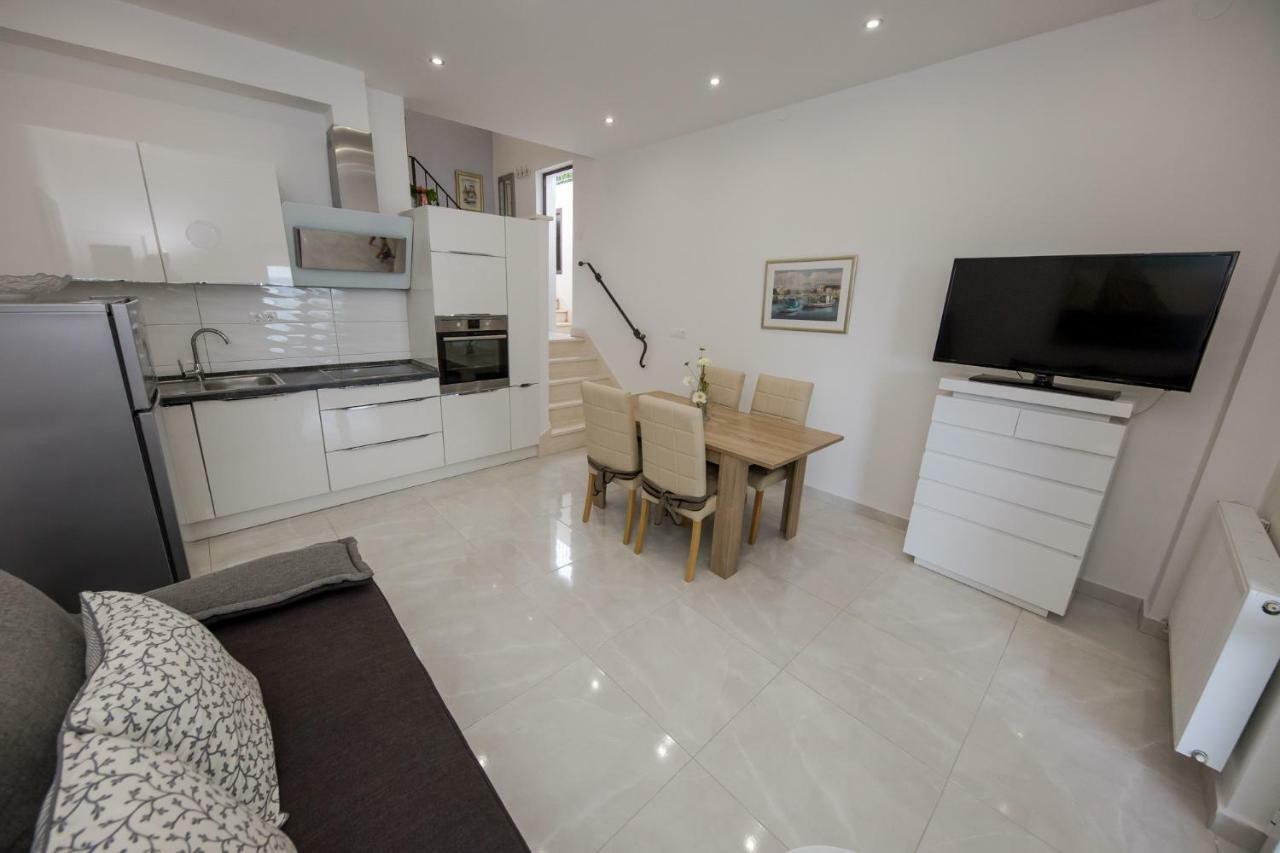Apartments Mateo Trogir Exterior photo